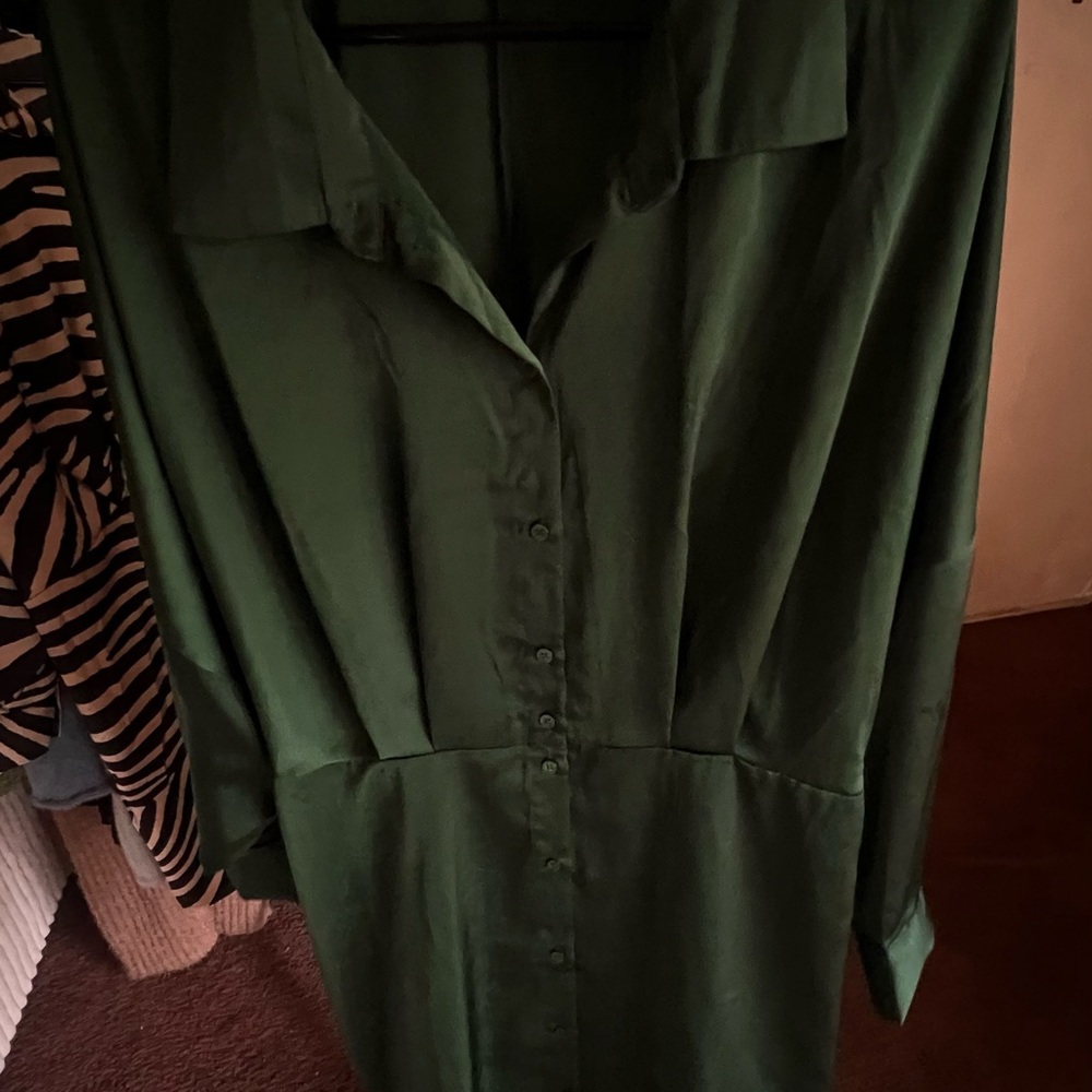 H&M Elegant Green Button-Up Dress